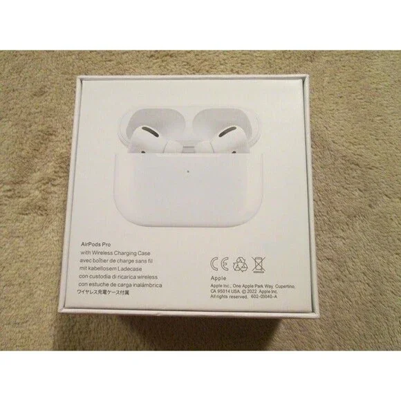 Apple AirPods Pro Charging Case With Box - Picture 4 of 5
